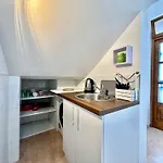 Modern Two-bedroom With Garden & Parking *