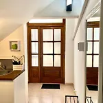 Modern Two-bedroom With Garden & Parking Apartment