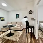 Modern Two-bedroom With Garden & Parking Sarajevo