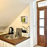 Apartment Modern Two-bedroom With Garden & Parking *