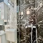 Modern Two-bedroom With Garden & Parking Sarajevo