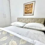 Modern Two-bedroom With Garden & Parking *