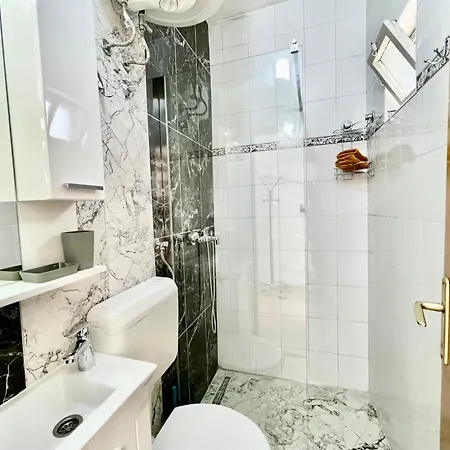 Modern Two-bedroom With Garden & Parking *