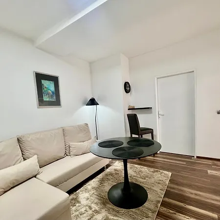 Modern Two-bedroom With Garden & Parking Appartement *