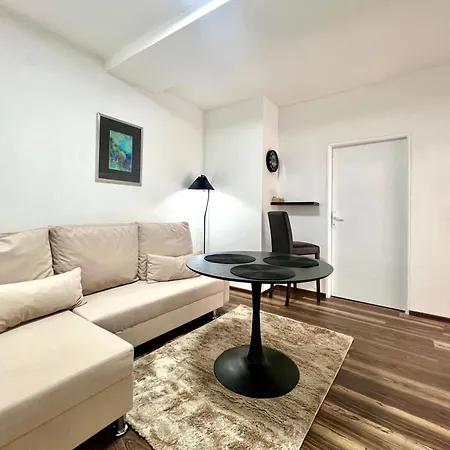 Modern Two-bedroom With Garden & Parking Sarajevo