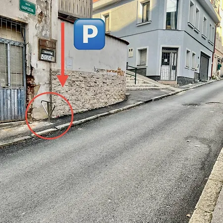 Modern Two-bedroom With Garden & Parking