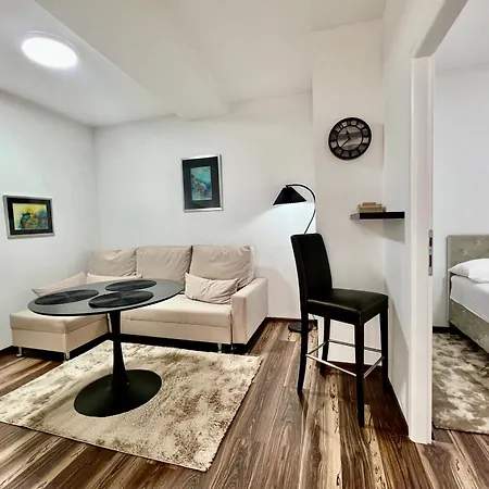 Modern Two-bedroom With Garden & Parking Sarajevo