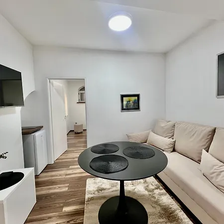 Apartment Modern Two-bedroom With Garden & Parking Sarajevo