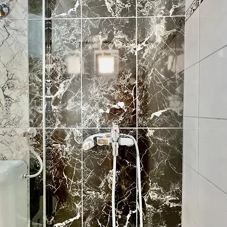 Modern Two-bedroom With Garden & Parking Sarajevo