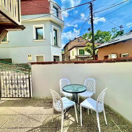 Modern Two-bedroom With Garden & Parking Sarajevo