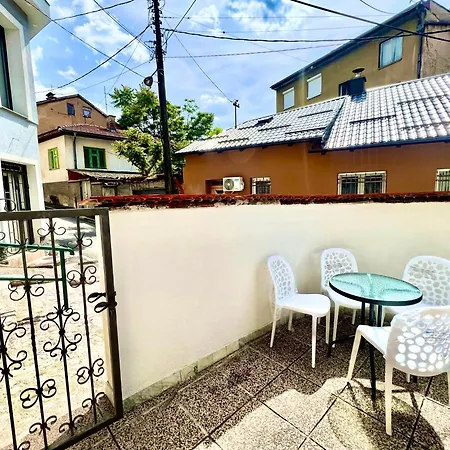 Modern Two-bedroom With Garden & Parking *